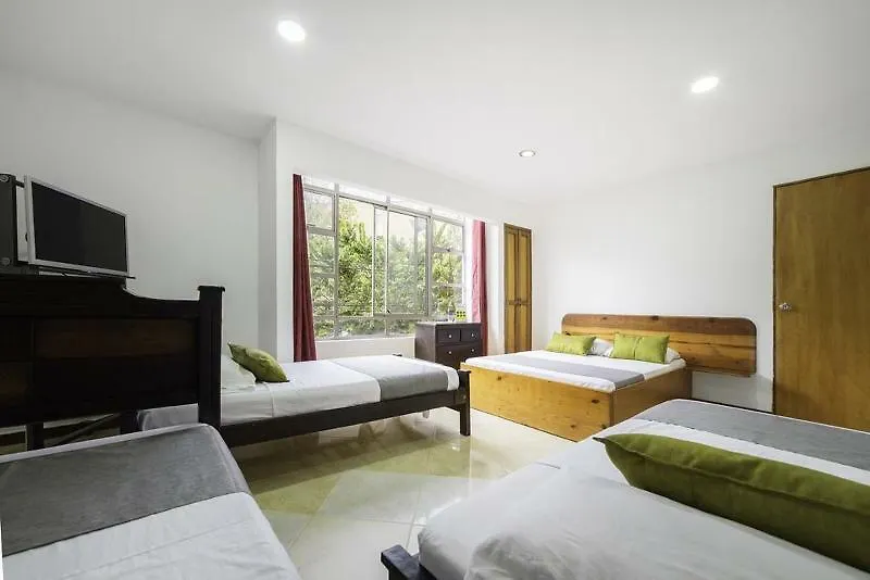 Ayenda 1214 White House Hotel Medellin